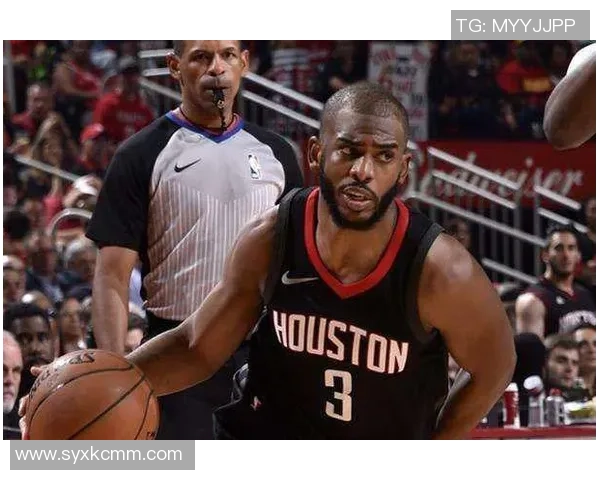 足球巨星豪车出行曝光开奔驰引球迷热议尽显运动员奢华生活